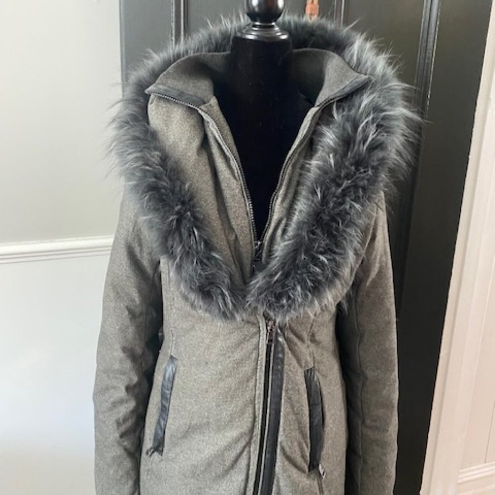 OOKPIK M womans Contessa witer Jacket,Grey with fur trim